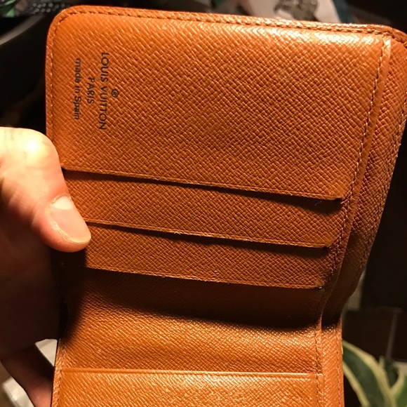 Authentic Louis Vuitton wallet - Picture 2 of 5